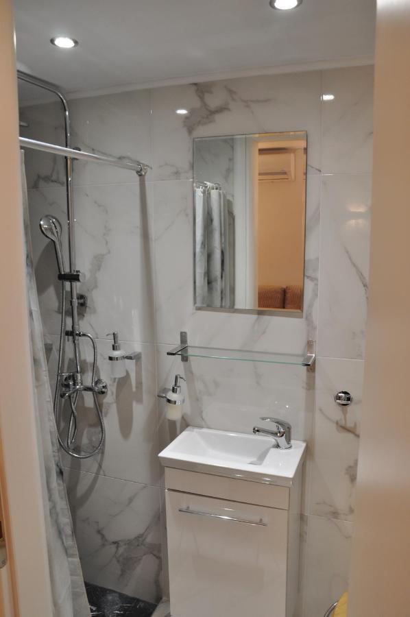 Taratsaki Apartment เอเธนส์ ภายนอก รูปภาพ